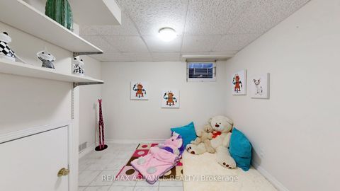 Photo 23 at 4 Frosty Meadoway, Hillcrest Village, Toronto