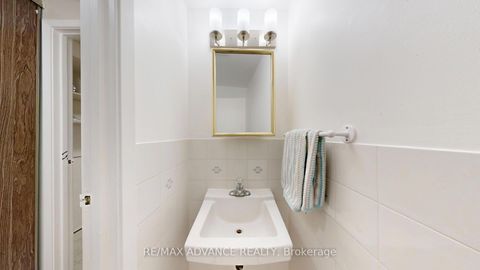 Photo 24 at 4 Frosty Meadoway, Hillcrest Village, Toronto