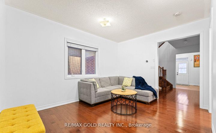 Photo 9 at 7 Gardenbrooke Trail, Bram East, Brampton