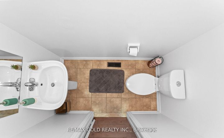 Photo 18 at 7 Gardenbrooke Trail, Bram East, Brampton