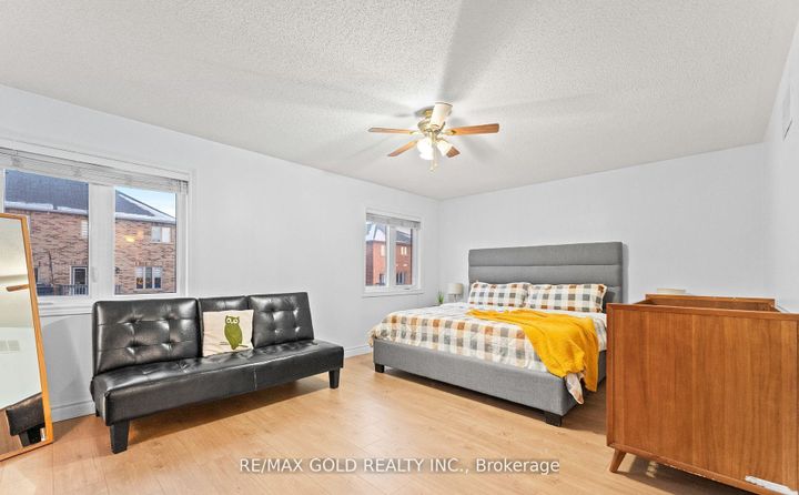 Photo 19 at 7 Gardenbrooke Trail, Bram East, Brampton