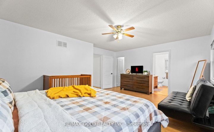 Photo 20 at 7 Gardenbrooke Trail, Bram East, Brampton