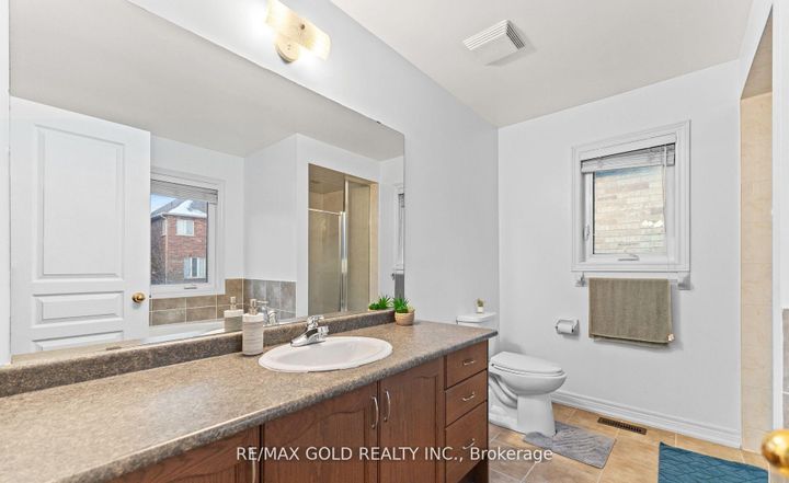 Photo 21 at 7 Gardenbrooke Trail, Bram East, Brampton