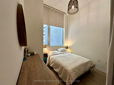 Photo 10 at 214 - 50 Dunfield Avenue, Mount Pleasant West, Toronto