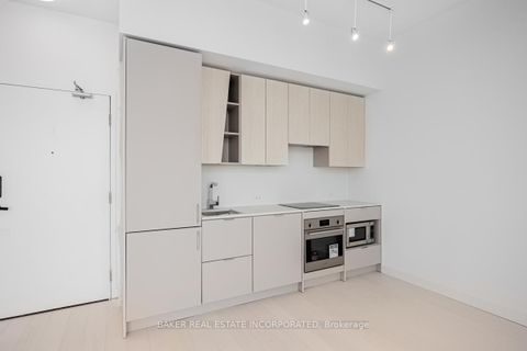 Photo 6 at 6012 - 3883 Quartz Road, City Centre, Mississauga