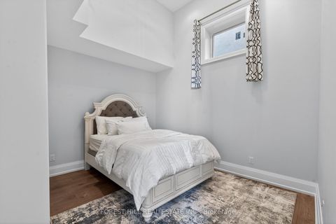 Photo 31 at 210 Willowdale Avenue, Willowdale East, Toronto