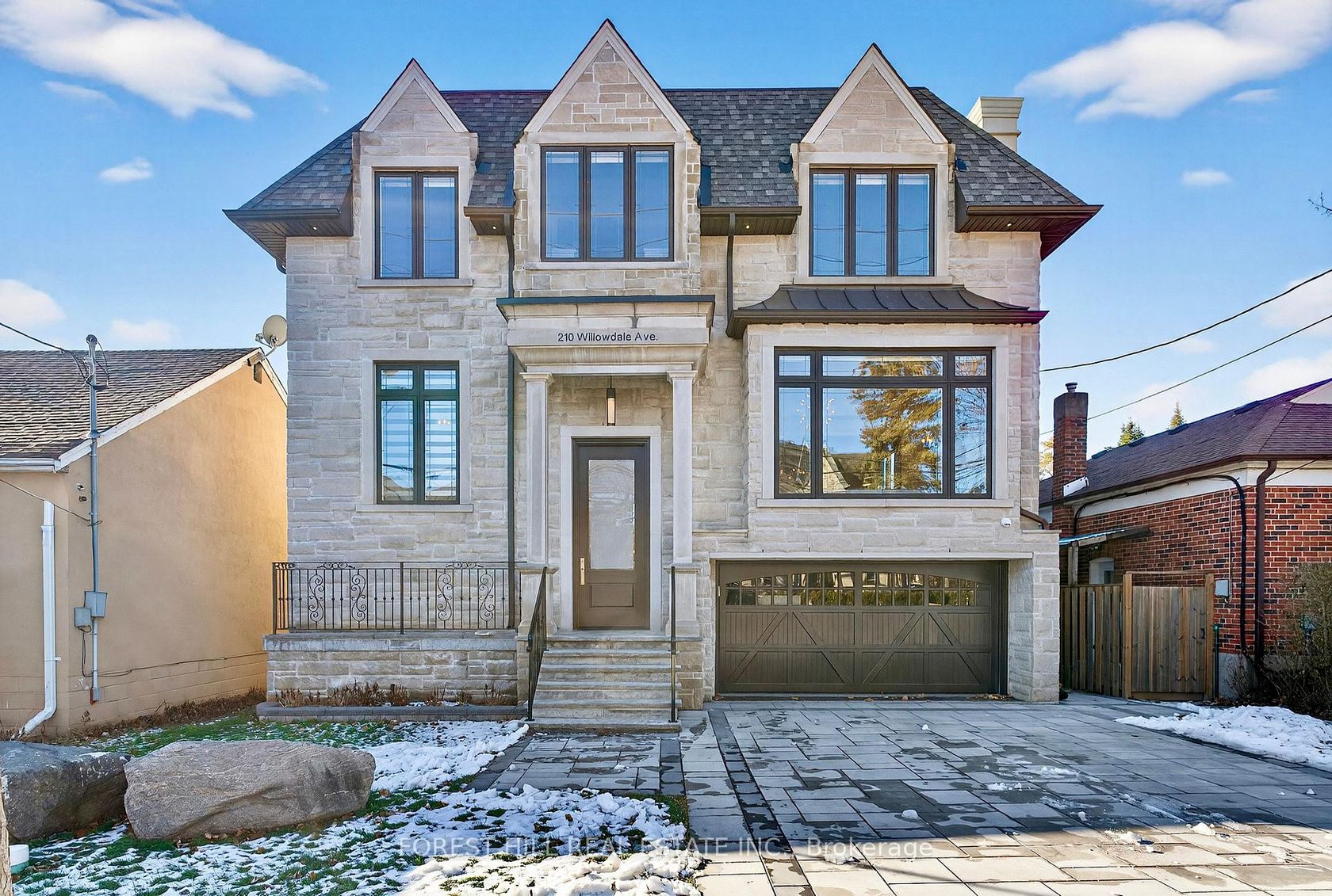 210 Willowdale Avenue, Willowdale East, Toronto 