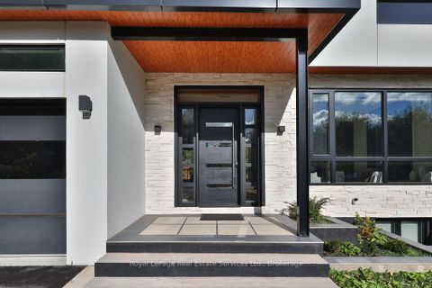 Photo 2 at 431 Sandlewood Road, WO West, Oakville