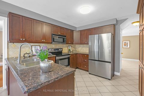 Photo 14 at 955 Snowbird Street, Northglen, Oshawa