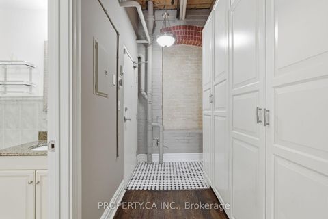 Photo 3 at 405 - 426 Queen Street E, Moss Park, Toronto