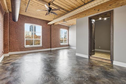 Photo 8 at 405 - 426 Queen Street E, Moss Park, Toronto