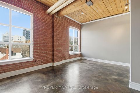 Photo 13 at 405 - 426 Queen Street E, Moss Park, Toronto