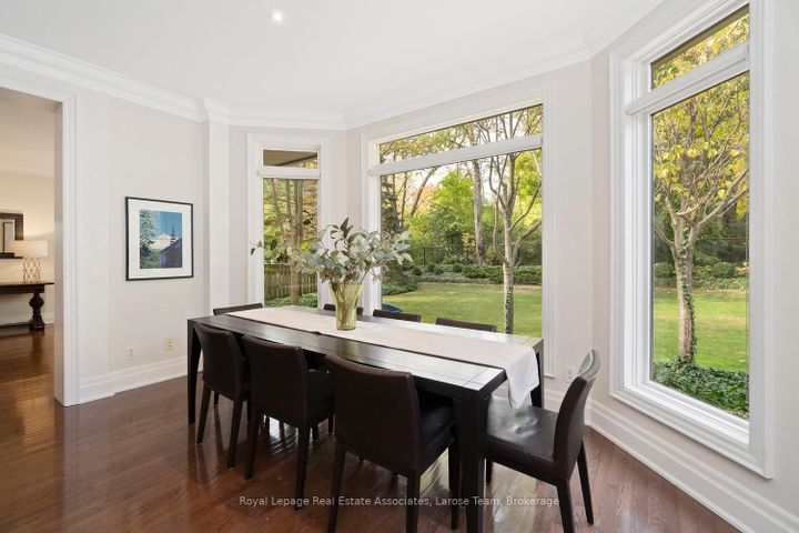 Photo 19 at 562 Gladwyne Court, Lorne Park, Mississauga