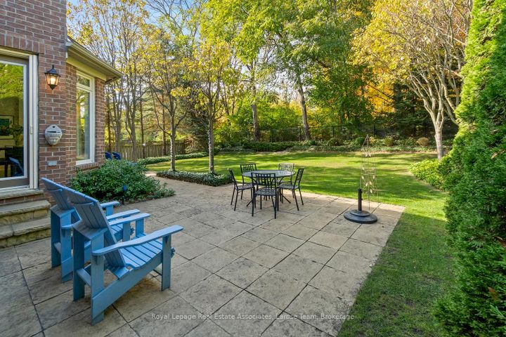 Photo 40 at 562 Gladwyne Court, Lorne Park, Mississauga