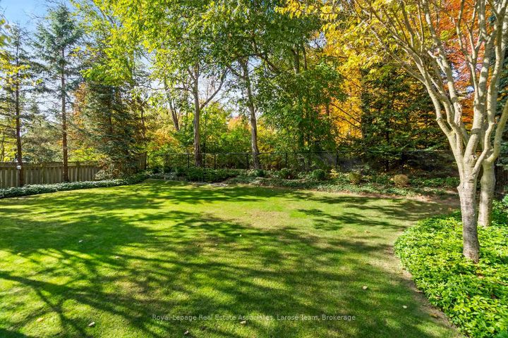 Photo 41 at 562 Gladwyne Court, Lorne Park, Mississauga