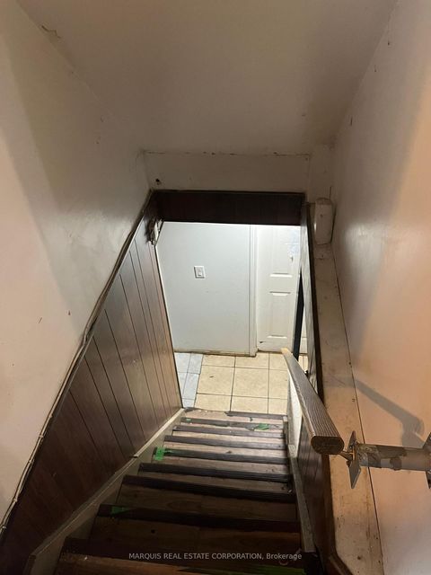 Photo 5 at 14 Cardell Avenue, Pelmo Park W4, Toronto