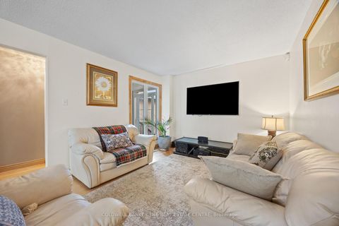 Photo 5 at 23 Riviera Drive W, Glen Shields, Vaughan