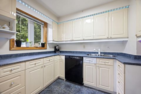 Photo 17 at 23 Riviera Drive W, Glen Shields, Vaughan