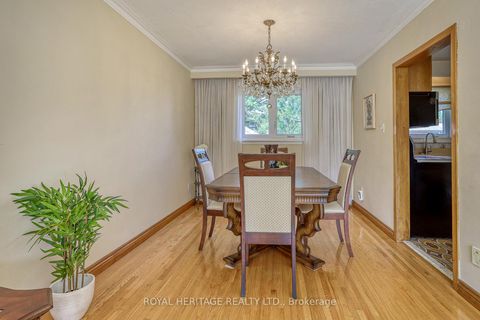 Photo 8 at 31 Purpledusk Trail, Morningside, Toronto