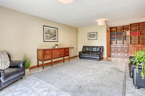 Photo 16 at 31 Purpledusk Trail, Morningside, Toronto