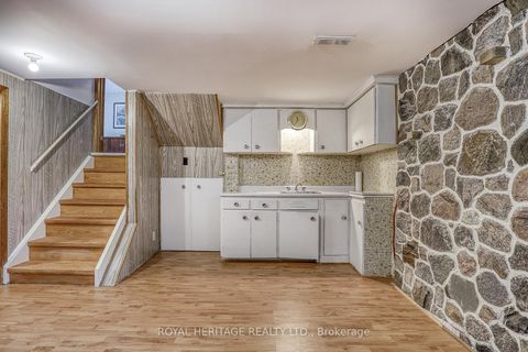 Photo 24 at 31 Purpledusk Trail, Morningside, Toronto