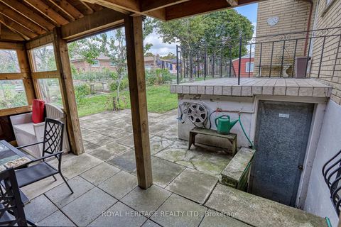 Photo 28 at 31 Purpledusk Trail, Morningside, Toronto