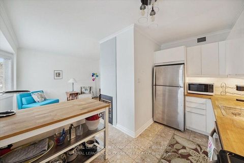 Photo 7 at 201 - 60 Kippendavie Avenue, The Beaches, Toronto