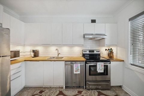 Photo 11 at 201 - 60 Kippendavie Avenue, The Beaches, Toronto