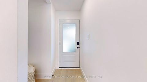 Photo 2 at 3 Davidson Road, Aurora Highlands, Aurora