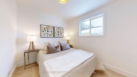 Photo 13 at 3 Davidson Road, Aurora Highlands, Aurora