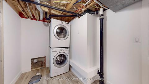 Photo 25 at 3 Davidson Road, Aurora Highlands, Aurora