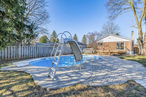 Photo 32 at 3 Davidson Road, Aurora Highlands, Aurora