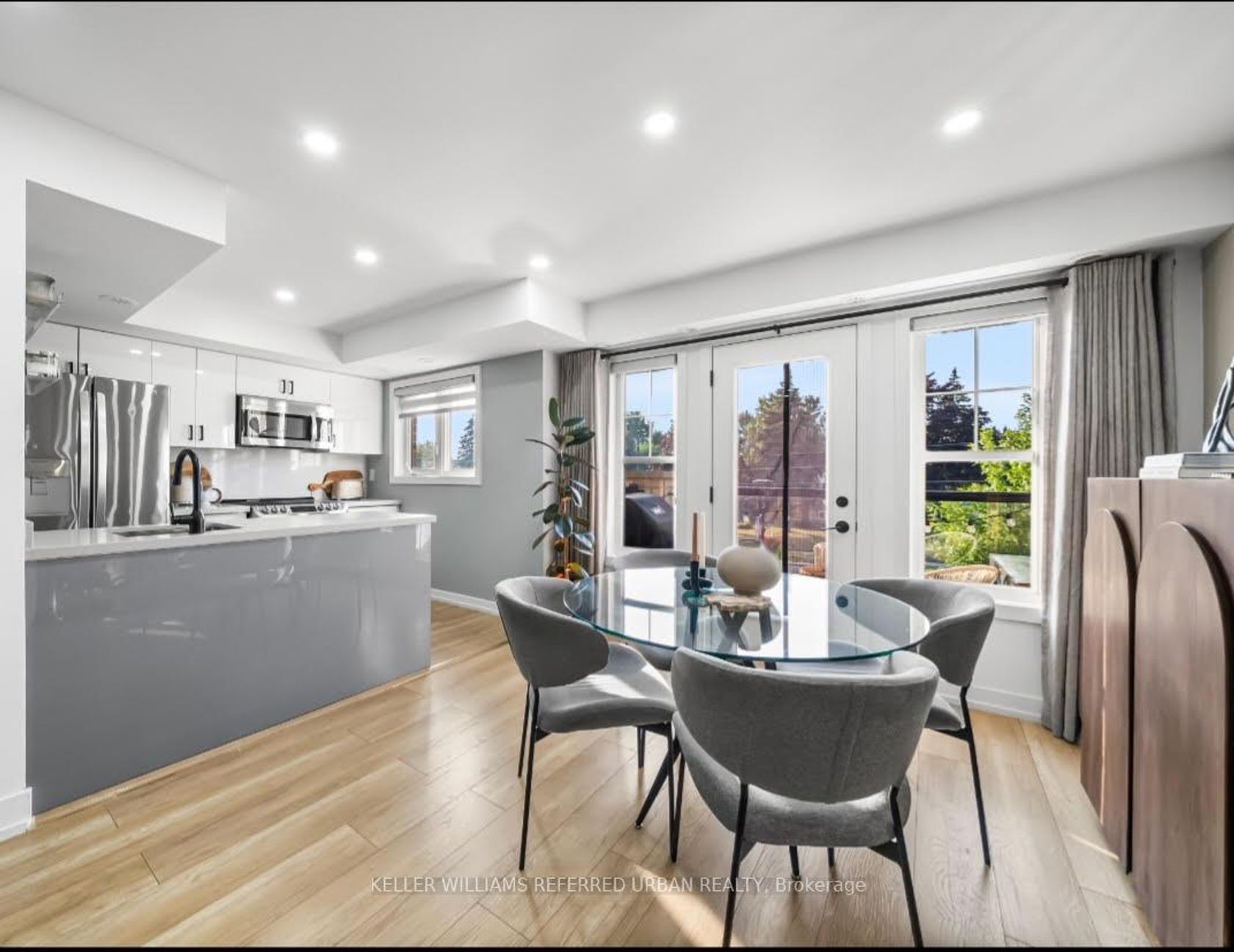 14 - 2335 Sheppard Avenue W, Pelmo Park W5, Toronto 