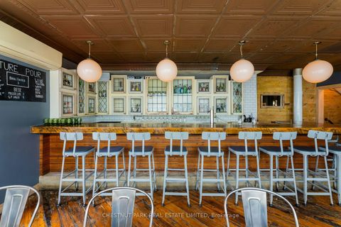 Photo 4 at 923 Dundas Street W, Bellwoods, Toronto