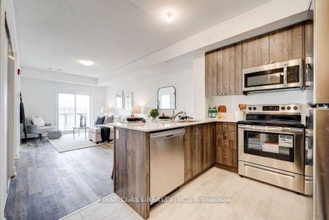 Photo 9 at 317 - 50 Lakebreeze Drive, Newcastle, Clarington