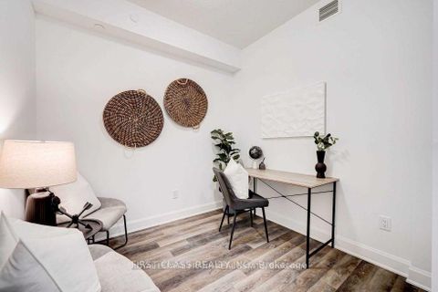 Photo 11 at 317 - 50 Lakebreeze Drive, Newcastle, Clarington