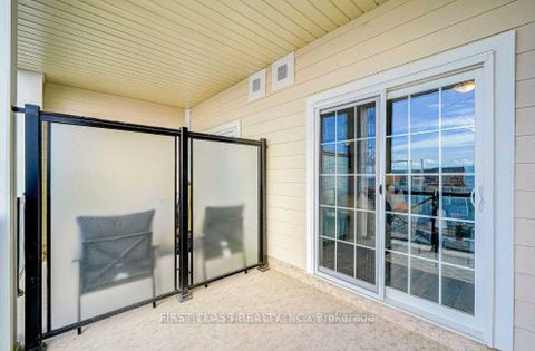 Photo 16 at 317 - 50 Lakebreeze Drive, Newcastle, Clarington