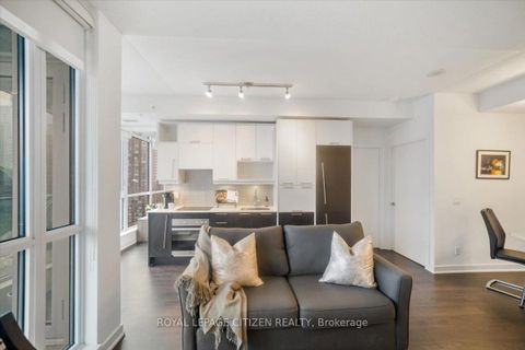 Photo 8 at 2005 - 30 Nelson Street, Waterfront Communities C1, Toronto