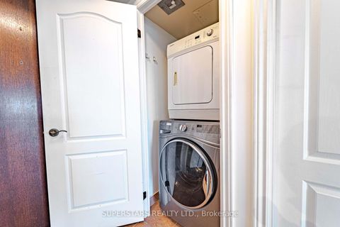 Photo 9 at 806 - 15 North Park Road, Beverley Glen, Vaughan