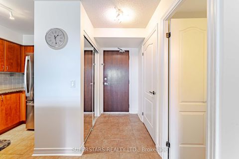 Photo 10 at 806 - 15 North Park Road, Beverley Glen, Vaughan