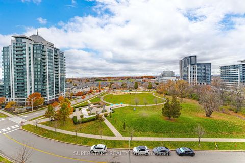 Photo 13 at 806 - 15 North Park Road, Beverley Glen, Vaughan