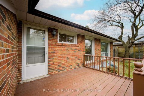 Photo 35 at 26 ELVASTON Drive, Victoria Village, Toronto