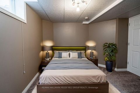 Photo 13 at 86 Penvill Trail, Ardagh, Barrie