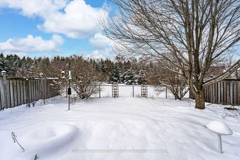Photo 16 at 86 Penvill Trail, Ardagh, Barrie