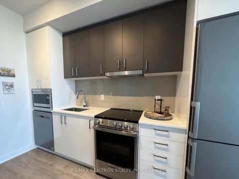 Photo 6 at 728 - 50 Upper Mall Way, Brownridge, Vaughan