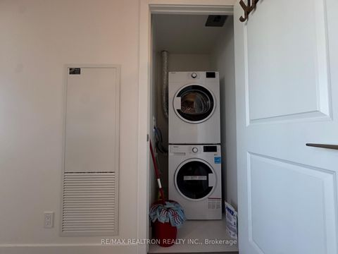 Photo 14 at 728 - 50 Upper Mall Way, Brownridge, Vaughan