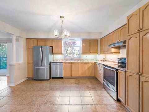 Photo 4 at 202 - 2506 Rutherford Road, Maple, Vaughan