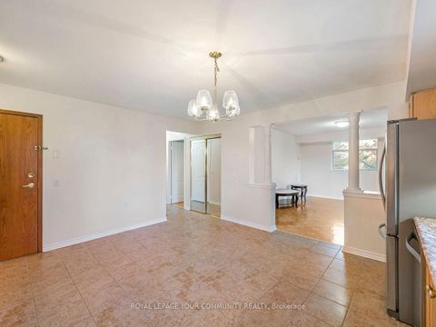 Photo 7 at 202 - 2506 Rutherford Road, Maple, Vaughan