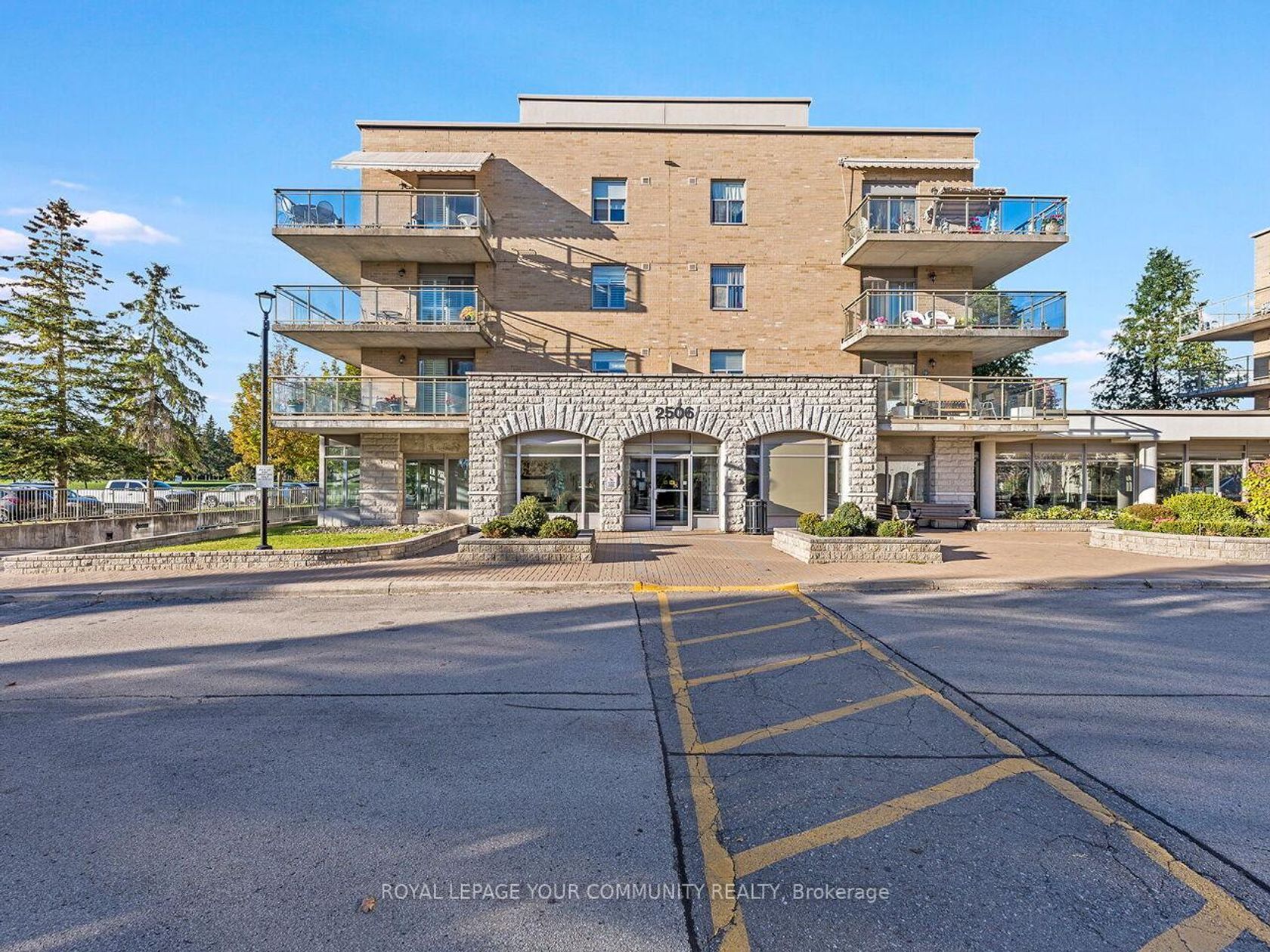 202 - 2506 Rutherford Road, Maple, Vaughan by Loree Meneguzzi Real Estate 202 - 2506 Rutherford Road, Maple, Vaughan