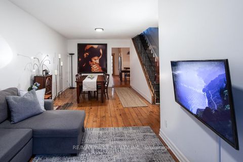 Photo 6 at 509 Perth Avenue, Pellam Park, Toronto